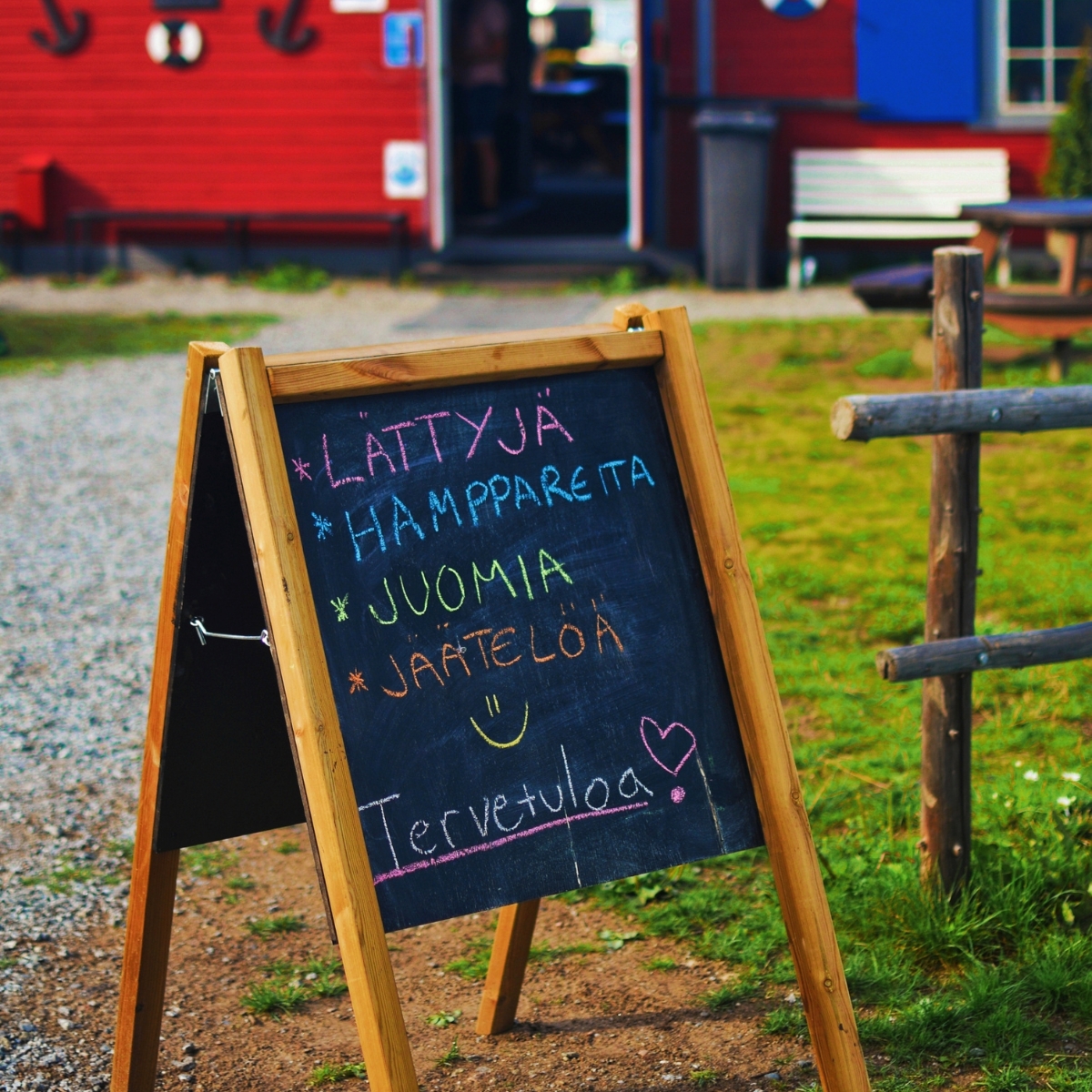 uittotunnelinkahvila kyltti nelio