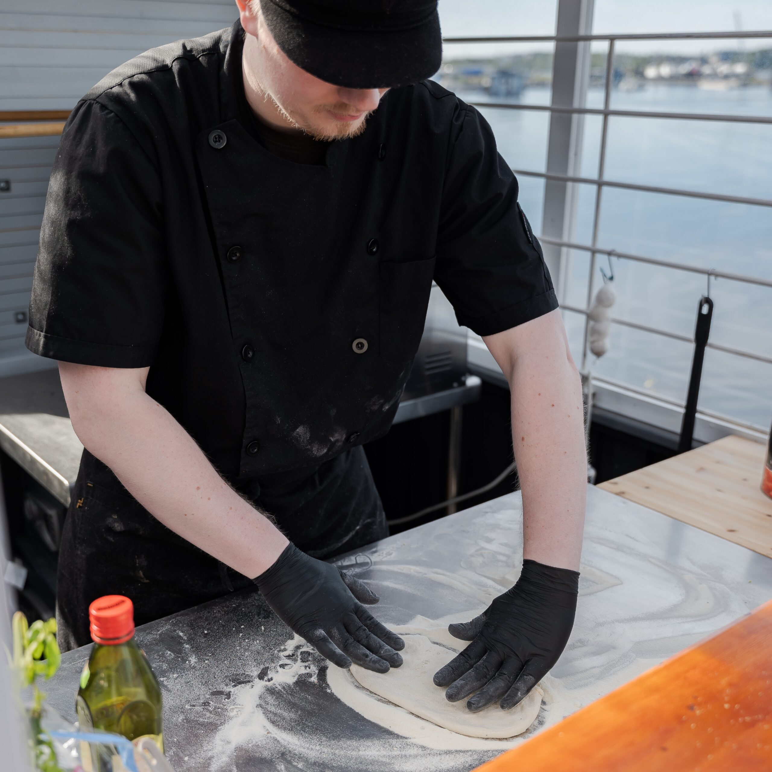uittotunnelinkahvila pizzanvalmistus